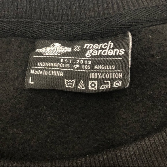 Genesis Graphic Space Ship Crew Neck Pullover Sweater. Black. Size Large. - Picture 4 of 7